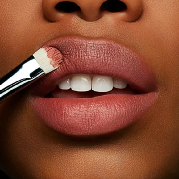 Mac Cosmetics Powder Kiss Lipstick in Teddy 2.0 New - Picture 3 of 7